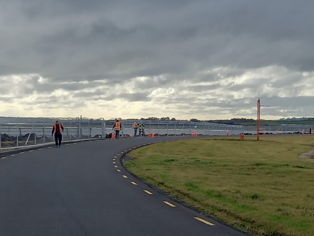 Perimeter fence under construction at Auckland Airport